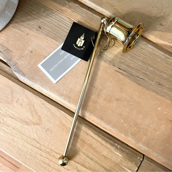 Vintage NIB Brass Candle Suffer - Picture 6 of 6